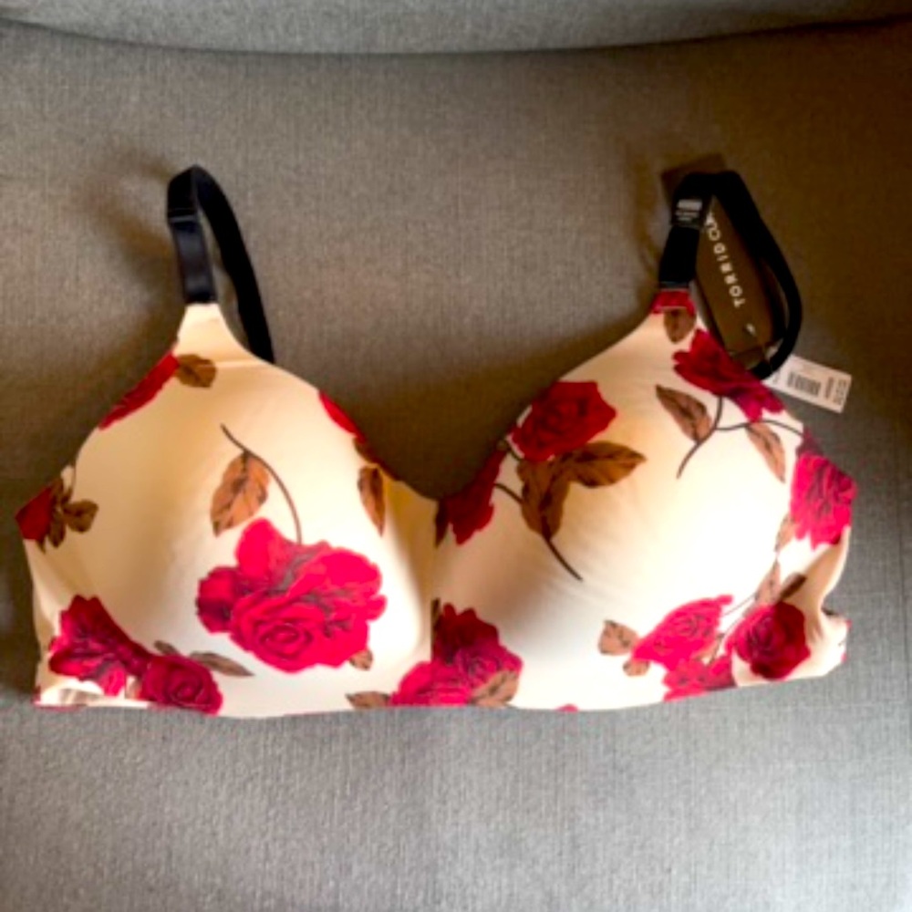 NWT Torrid underwire free body smoothing bra 40DDD